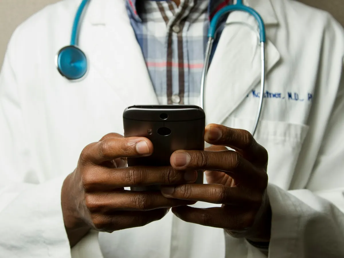 Clinical research setting representing healthcare and life sciences market analytics